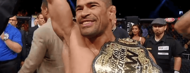 Rousimar Palhares vecht tijdens Fight Night Global 85