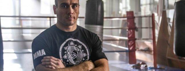 M-1 Global Kampioen Alexey Kunchenko treft Thiago Alves tijdens UFC Moskou