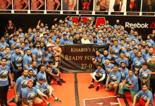 Khabib Nurmagomedov uitgezwaaid bij AKA