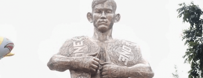 ONE Championship “Champ-Champ” Aung La N Sang geëerd met standbeeld in Myanmar