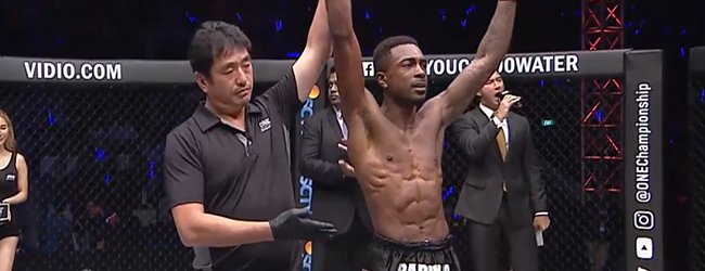 Brown Pinas in actie tijdens ONE: Hero’s Ascent in Manila