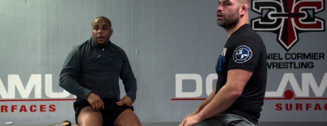 UFC Heavyweight divisie voor dilemma: Twee teamgenoten aan de top