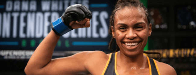 Poging 2: Wu Yanan vs. Luana Carolina tijdens UFC Shenzhen