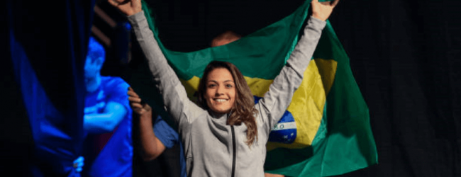 Poliana Botelho treft Mayra Bueno Silva op 1 mei