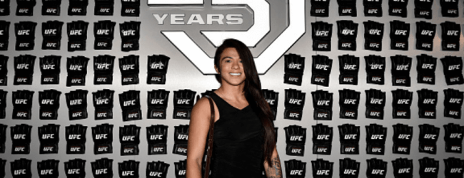 Claudia Gadelha stopt met wedstrijdvechten