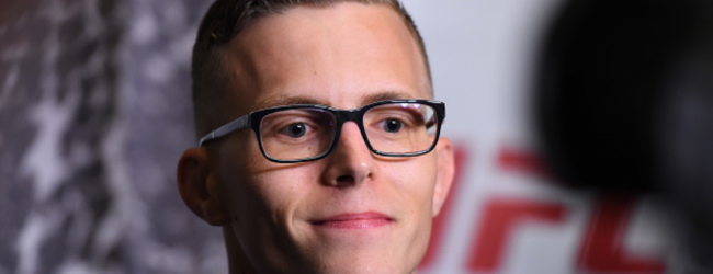 Brad Katona vecht voor eigen publiek tegen Hunter Azure tijdens UFC Vancouver