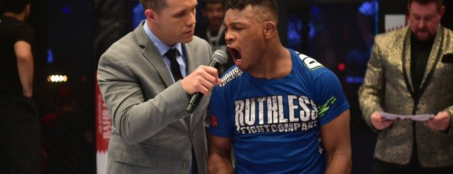 Djamil Chan treft Leonardo Mafra tijdens Brave CF 25 in Belo Horizonte