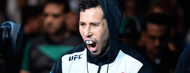 Martin Bravo treft Steven Peterson tijdens UFC Mexico City