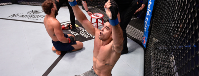 Bartosz Fabinski vs. Andre Muniz tijdens UFC evenement op 5 september