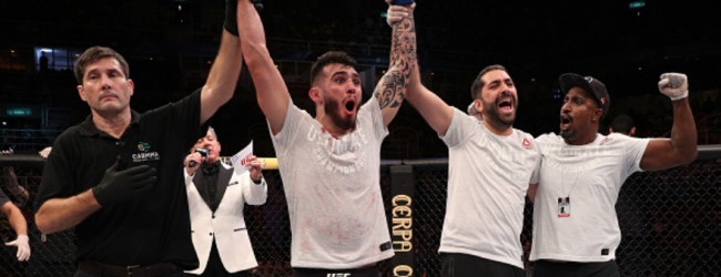 Laureano Staropoli treft Zelim Imadaev tijdens UFC 252 op 15 augustus