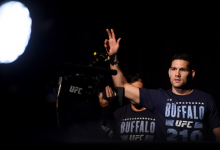 Chris Weidman en Uriah Hall treffen elkaar tijdens UFC 258