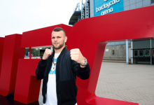 Jessin Ayari treft Luigi Vendramini tijdens UFC evenement op 3 oktober in Abu Dhabi