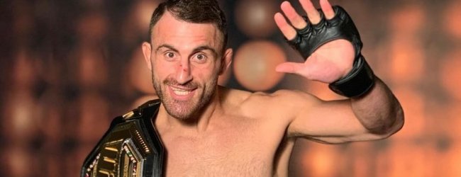 Alexander Volkanovski vs. Brian Ortega tijdens UFC 260