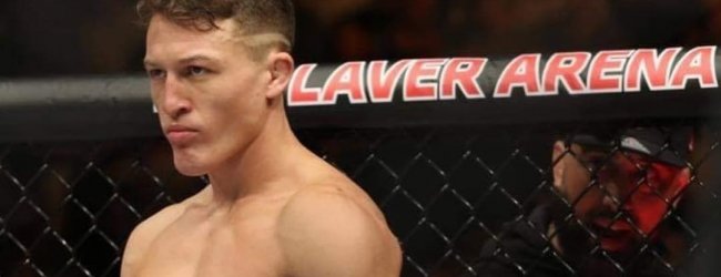 Shane Young en Omar Morales treffen elkaar tijdens UFC 260