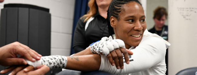 Zarah Fairn Dos Santos treft UFC debutante Josiane Nunes tijdens UFC evenement op 17 april